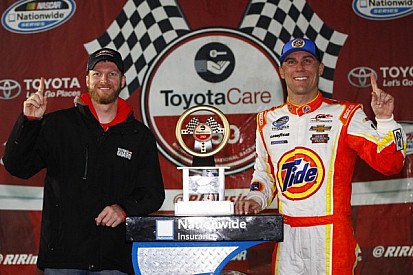 Harvick unstoppable at Richmond