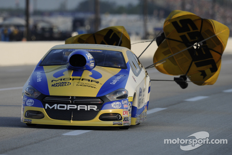 Crampton, Worsham and Johnson lead after first day of qualifying at NHRA Springnationals