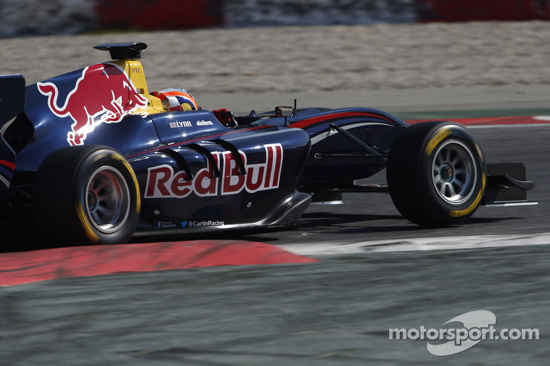 Alex Lynn flies to maiden pole in Barcelona