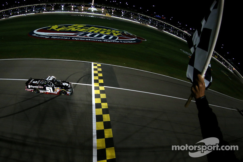 A 'rowdy' night under the Kansas lights