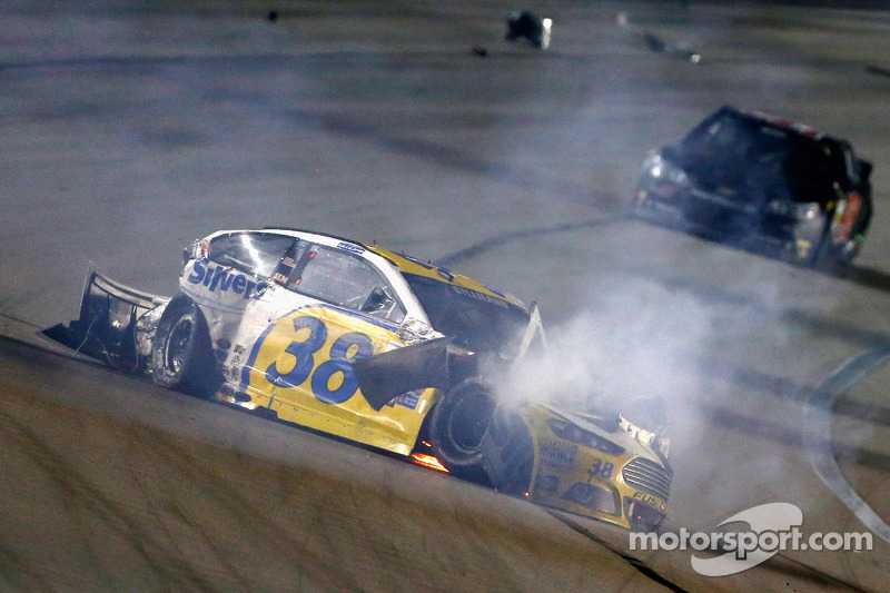 David Gilliland and Justin Allgaier walk away from violent wreck at Kansas - video