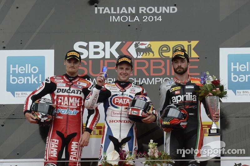 Rea takes double and becomes championship leader
