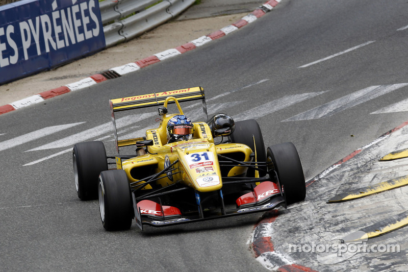 Blomqvist masters the weather at Pau