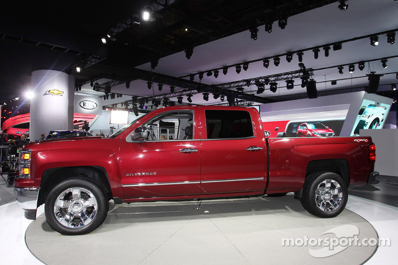 Chevrolet inks deal with NHRA