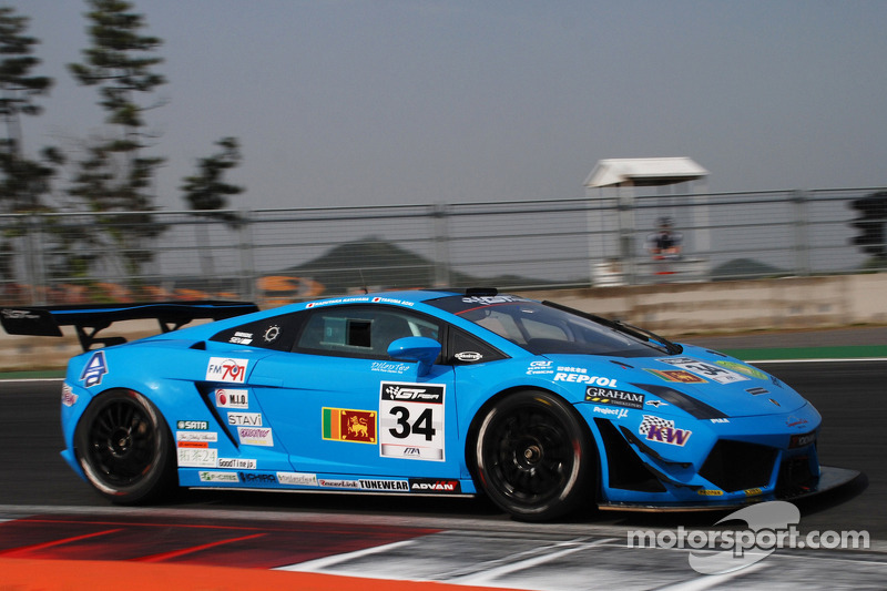 Paralyzed former 500cc great wins Asian GT season opener