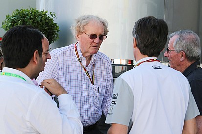 Tracks 'agreed' to push for louder F1 - Walker