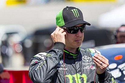 Kyle Busch wrecks during first Nationwide practice