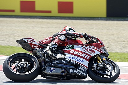 Giugliano and the Ducati Superbike team pumped over first season pole