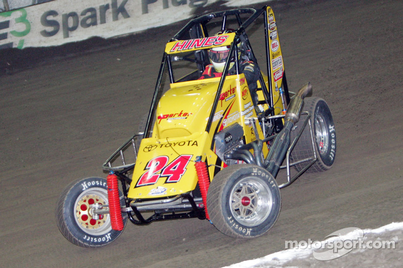 Night before Indy 500 offers plenty of racing action