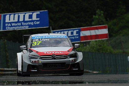 López beats a Honda trio in Race Two