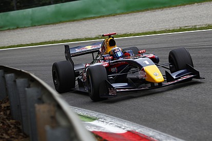 Sainz takes his third win in Formula Renault 3.5