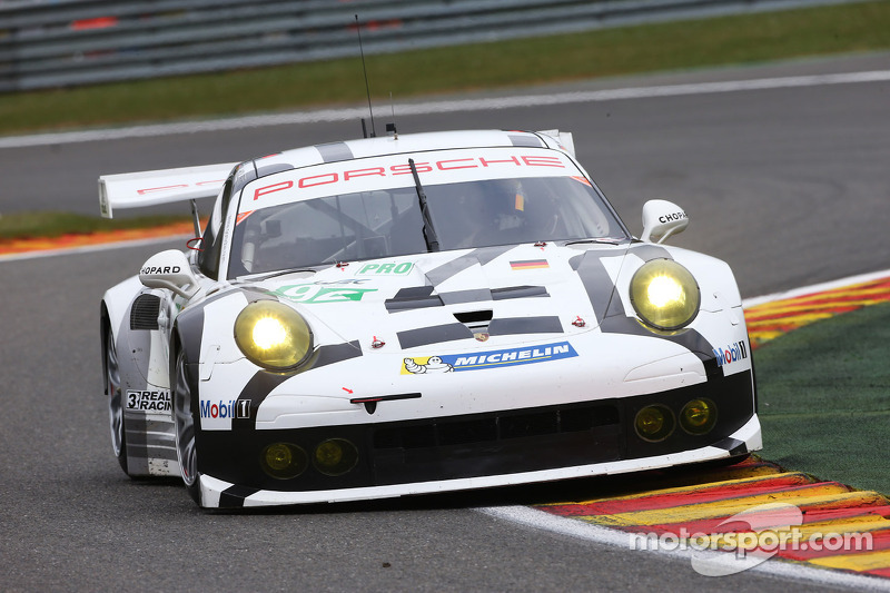 Porsche teams conduct successful Le Mans test