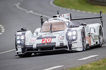 Porsche with the 919 Hybrid before the start in Le Mans