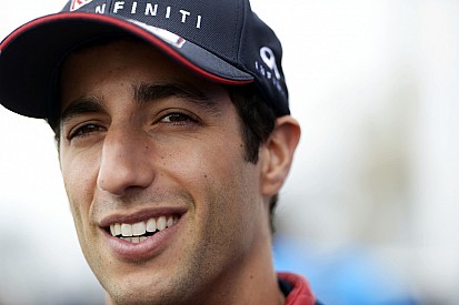Ricciardo reprimanded after FP1 violation