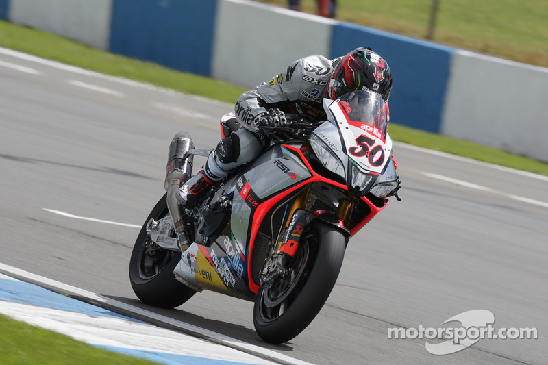 Guintoli takes Superpole 1 in Sepang