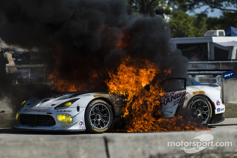 Major fire for the #33 Riley Motorsports SRT Viper GT3-R