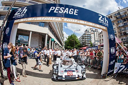 The 'Pesage' as apéritif