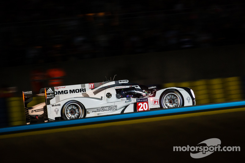 Porsche's Brendon Hartley holds provisional pole in qualifying