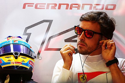 No Mercedes seat for Alonso 'in short term' - Wolff