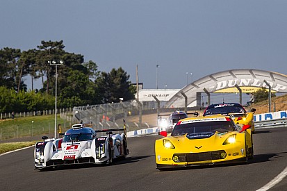 Corvette Racing at Le Mans: Corvette C7.R leads after six