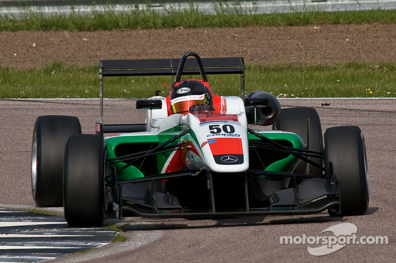 Macleod wins first Snetterton race