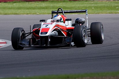 Rao takes surprise win at Snetterton