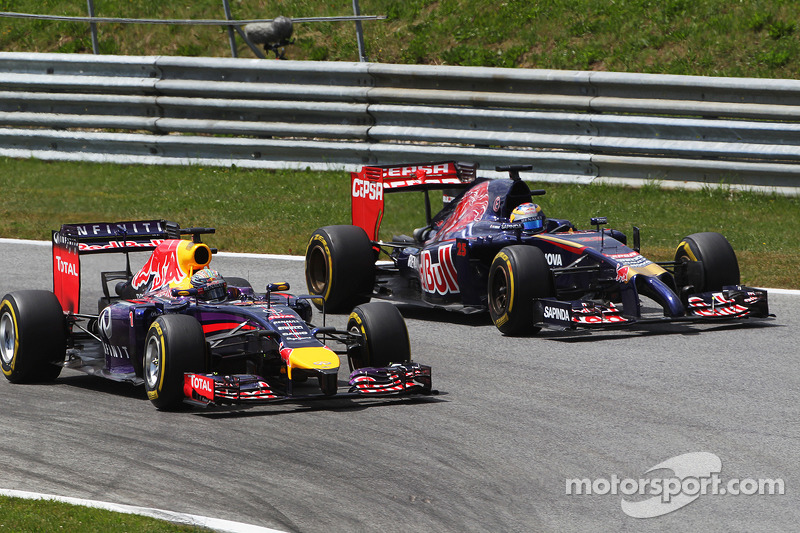 Red Bull considers buying F1 supplier Renault
