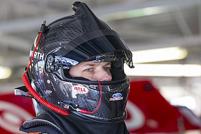 Penske duo lock-out front row at Kentucky