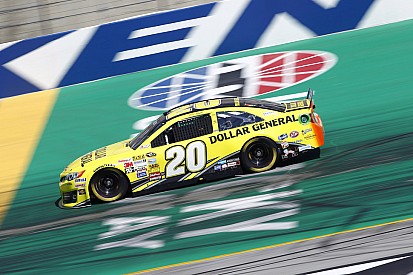 Matt Kenseth inks new deal with JGR and Dollar General