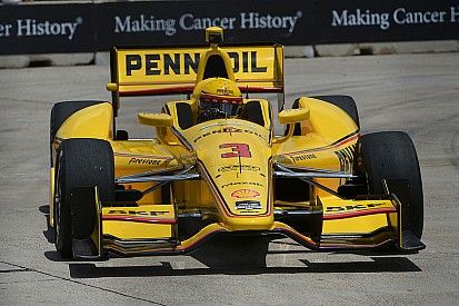 Castroneves scores pole for race two in Houston