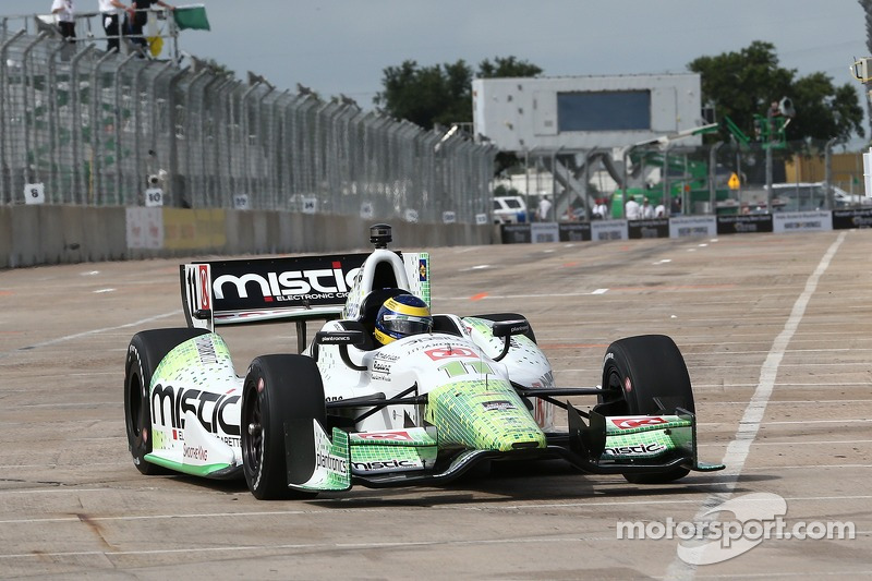 Bourdais carries a broken wing home in fifth
