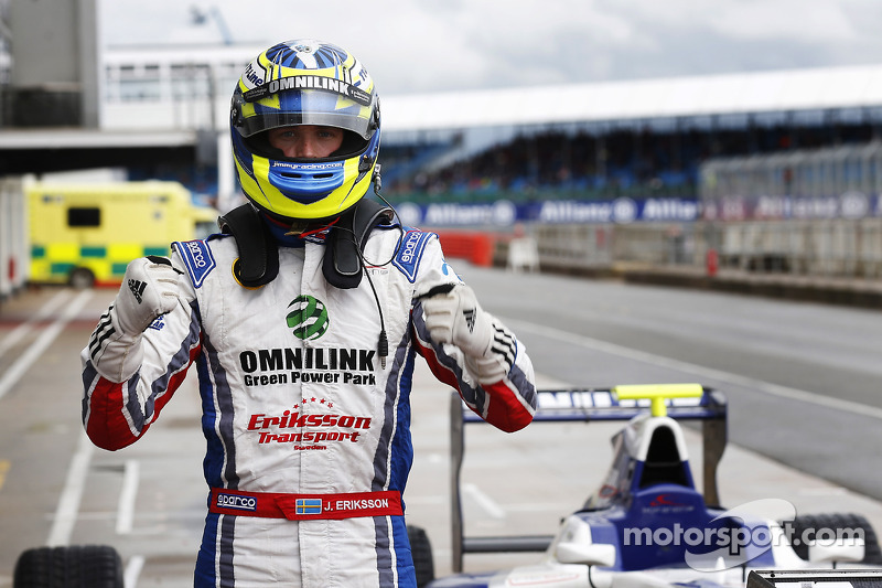 Eriksson holds off Lynn for first win in Silverstone