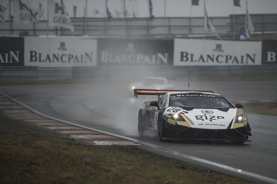 Wet qualifying race at Zandvoort goes to Bleekemolen and Proczyk