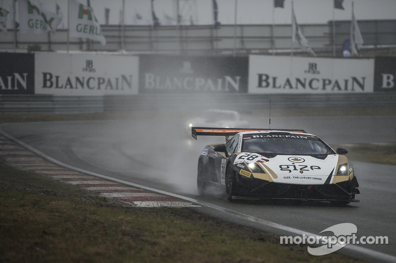 Wet qualifying race at Zandvoort goes to Bleekemolen and Proczyk