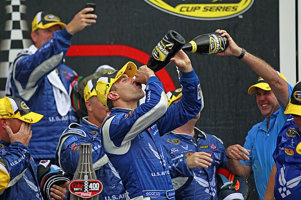 Almirola puts No. 43 back in Victory Lane but looks to future, not past