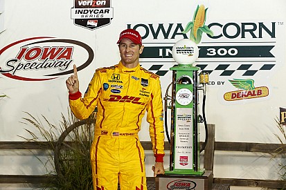 Hunter-Reay steals one in a thrilling finish at Iowa