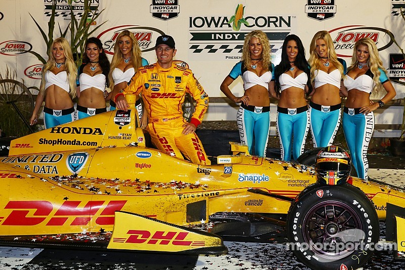 'Stolen win' could propel Hunter-Reay to another series crown