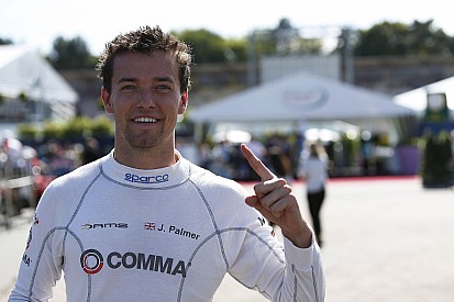 Jolyon Palmer scorches to Hockenheim pole