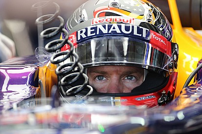Vettel refuses to stamp out Mercedes rumours