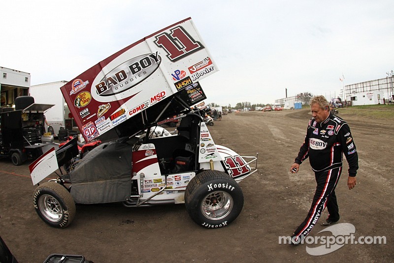 Tony Stewart Racing heading north of the border