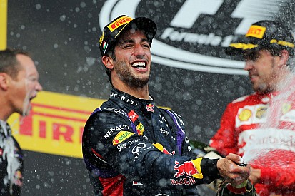 Alonso, Hamilton say Ricciardo among F1's best