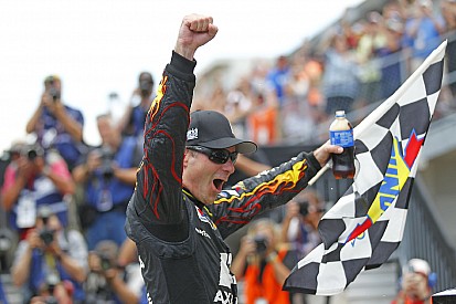 At age 42, Jeff Gordon shows no signs of slowing down