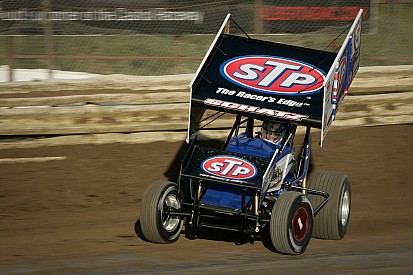 Donny Schatz battles Shane Stewart to win third in a row at Ohsweken Speedway