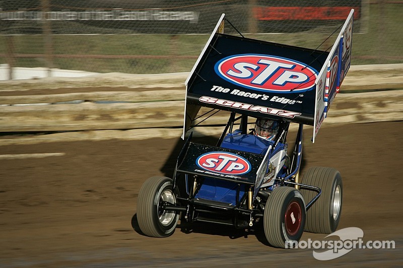 Donny Schatz battles Shane Stewart to win third in a row at Ohsweken Speedway