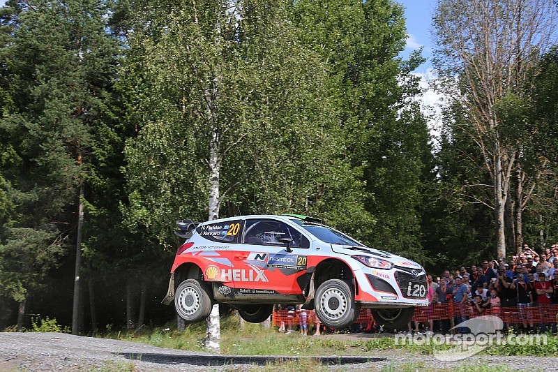 Hyundai flies to top six finish on mixed final day in Finland
