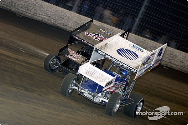 Shane Stewart makes last lap pass to win Knoxville Nationals qualifier