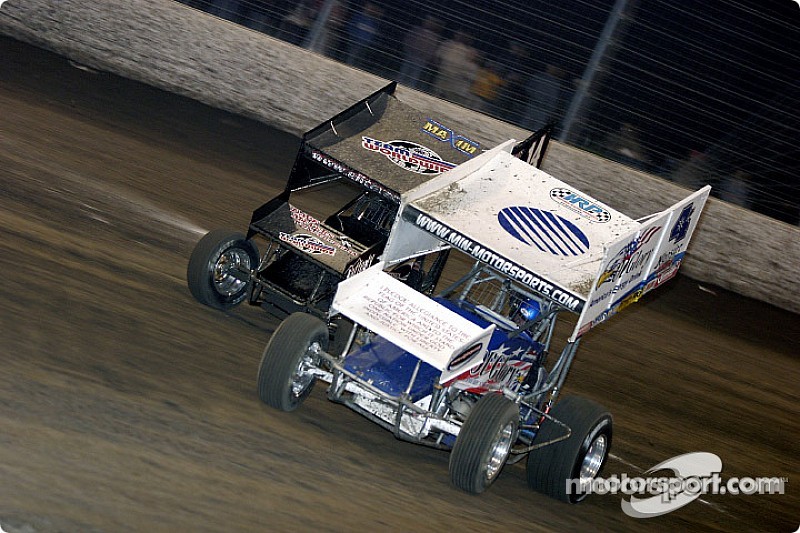 Shane Stewart makes last lap pass to win Knoxville Nationals qualifier