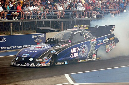Kalitta, Hight, Johnson top NHRA first round qualifying