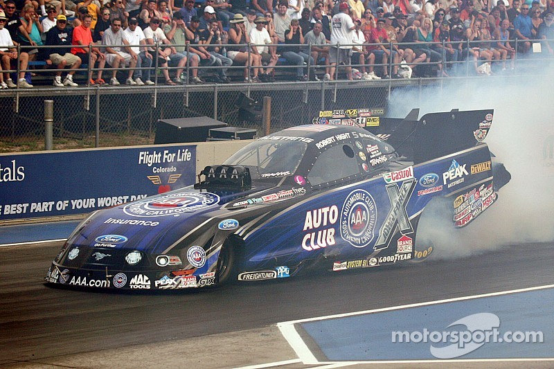 Kalitta, Hight, Johnson top NHRA first round qualifying