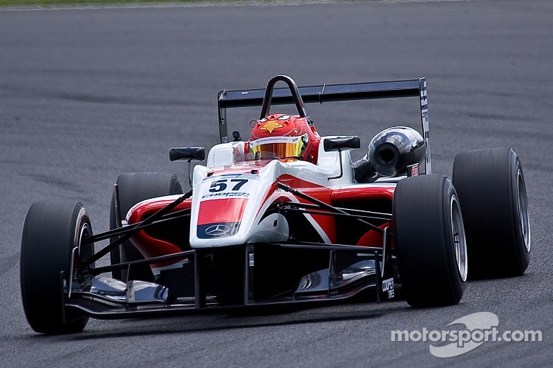 Cao battles Rao to Thruxton victory